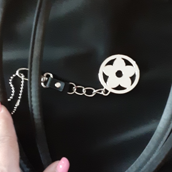 Have to many purses - Picture 5 of 5